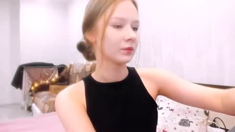 chloe wifey online show from December 19, 11:39 am
