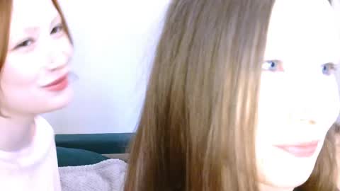 Chloe online show from April 19, 3:55 pm