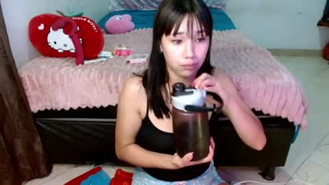 Snapshot of chloe_xsex chatting on July 17, 6:53 am chloe_xsex online show from July 17, 6:53 am