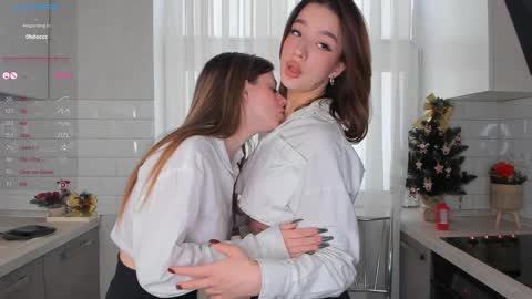 Megan and Jeniffer online show from January 9, 6:17 am