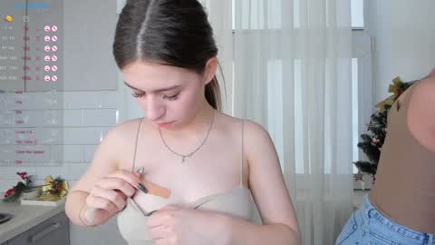 Megan and Jeniffer online show from January 19, 10:06 am