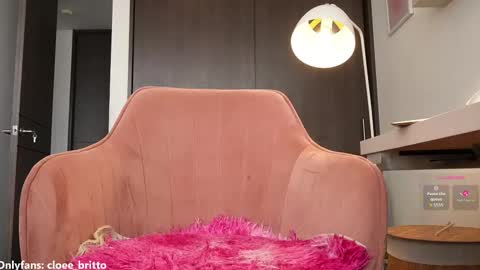 Snapshot of chloebritto chatting on October 10, 5:23 pm cloe online show from October 10, 5:23 pm