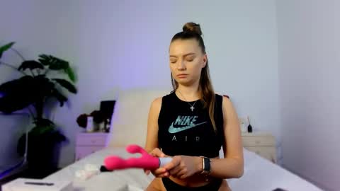 Chloe online show from January 19, 6:17 am