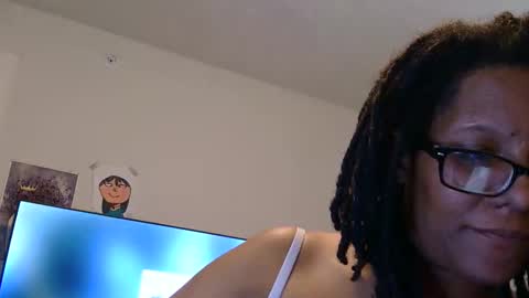 Chloe online show from May 6, 4:23 pm
