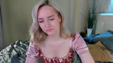 Chloe Deccker online show from May 23, 1:22 am