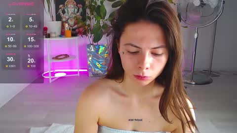 Snapshot of chloeesummerss chatting on October 7, 2:25 pm Chloe online show from October 7, 2:25 pm