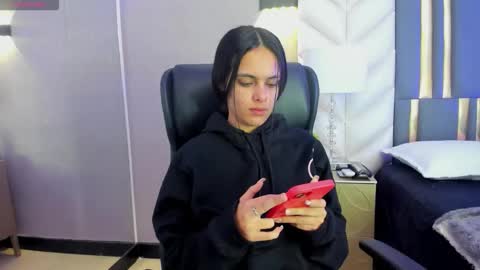  Chloe Harper  online show from February 3, 11:37 am