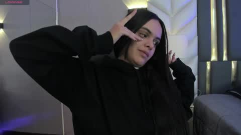 Snapshot of chloeharper_ chatting on April 17, 11:46 am Chloe Harper online show from April 17, 11:46 am