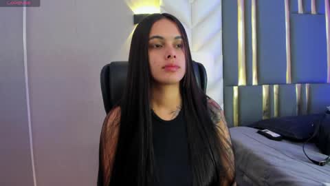 Snapshot of chloeharper_ chatting on April 19, 2:05 pm Chloe Harper online show from April 19, 2:05 pm