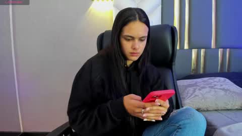 Snapshot of chloeharper_ chatting on April 24, 11:56 am Chloe Harper online show from April 24, 11:56 am