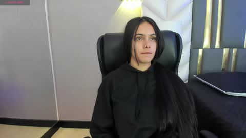Snapshot of chloeharper_ chatting on April 28, 11:37 am Chloe Harper online show from April 28, 11:37 am