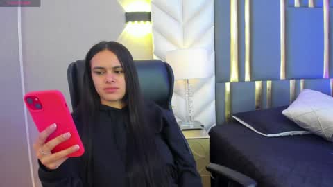 Snapshot of chloeharper_ chatting on April 29, 11:47 am Chloe Harper online show from April 29, 11:47 am