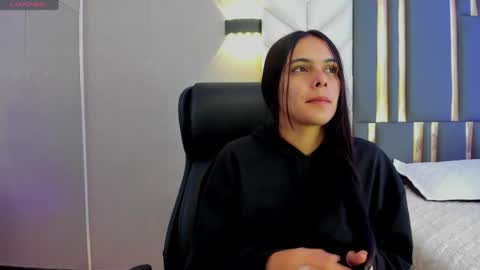 Snapshot of chloeharper_ chatting on May 1, 11:59 am Chloe Harper online show from May 1, 11:59 am
