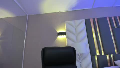 Snapshot of chloeharper_ chatting on May 7, 11:37 am Chloe Harper online show from May 7, 11:37 am