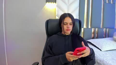 Snapshot of chloeharper_ chatting on May 26, 11:39 am Chloe Harper online show from May 26, 11:39 am