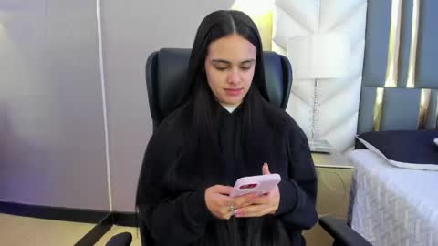 Snapshot of chloeharper_ chatting on June 4, 11:49 am Chloe Harper online show from June 4, 11:49 am