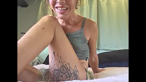 Snapshot of chloehazex chatting on September 27, 11:21 pm Chloe Haze online show from September 27, 11:21 pm