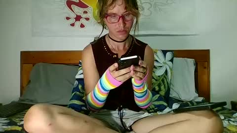 Snapshot of chloehazex chatting on October 16, 4:24 am Chloe Haze online show from October 16, 4:24 am