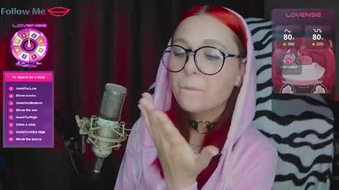 Chloe online show from October 3, 4:04 pm