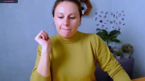 Snapshot of chloejill_ chatting on October 14, 4:08 pm Chloe online show from October 14, 4:08 pm