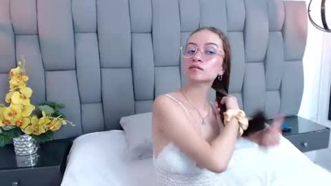 chloekey online show from February 28, 8:32 pm