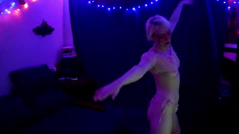 Chloekissxo online show from October 2, 2:18 am