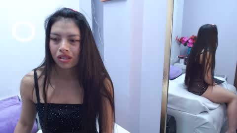 Snapshot of chloemartini_ chatting on December 21, 2:52 am ChloeSignup For Free Join my Fan Club online show from December 21, 2:52 am