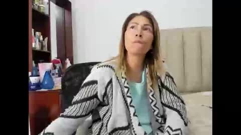 chloemiller   online show from January 14, 1:58 am