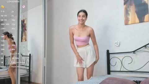 chloemorriss online show from July 11, 5:32 am