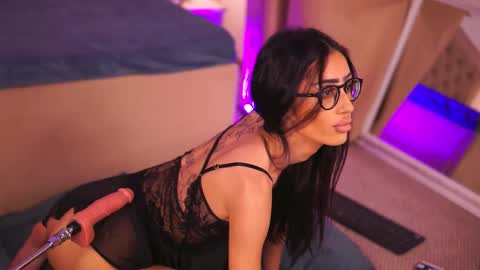 Chlo online show from December 18, 6:41 am