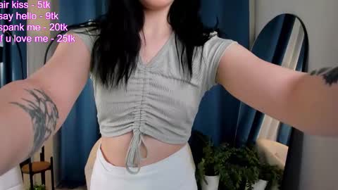 Chloe online show from January 9, 1:58 pm