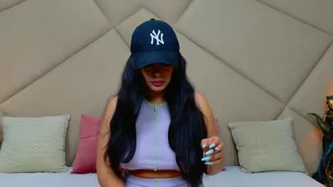 Snapshot of chloevee chatting on September 28, 5:02 am Chloe Vee online show from September 28, 5:02 am