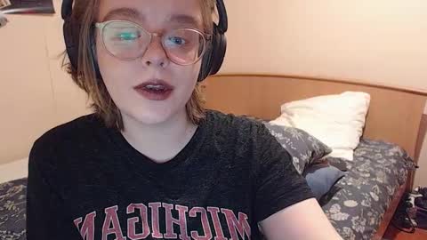 chmiri online show from November 25, 1:44 pm