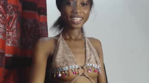 Snapshot of choco_petitqueen chatting on December 26, 7:24 am choco_petitqueen online show from December 26, 7:24 am