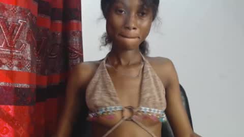 Snapshot of choco_petitqueen chatting on December 29, 3:03 pm choco_petitqueen online show from December 29, 3:03 pm