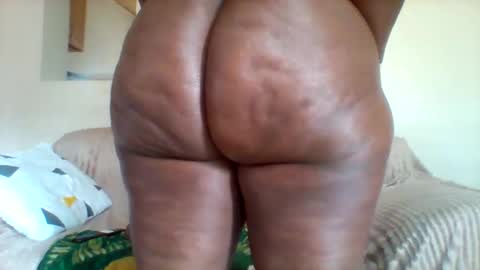 chocobabe002 online show from October 24, 1:18 pm