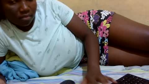 Snapshot of chocolate_baby2 chatting on June 17, 6:27 am chocolate_baby2 online show from June 17, 6:27 am