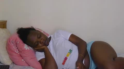 Snapshot of chocolateebonyxo chatting on August 2, 7:18 am Chocolate Ebony online show from August 2, 7:18 am