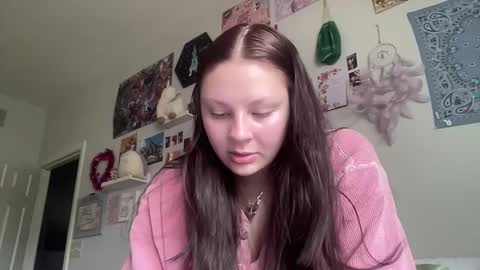 Snapshot of chocolatevanillaswirl3 chatting on February 18, 4:25 pm chocolatevanillaswirl3 online show from February 18, 4:25 pm