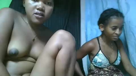 Snapshot of chololatblonde chatting on February 13, 11:34 pm chololatblonde online show from February 13, 11:34 pm