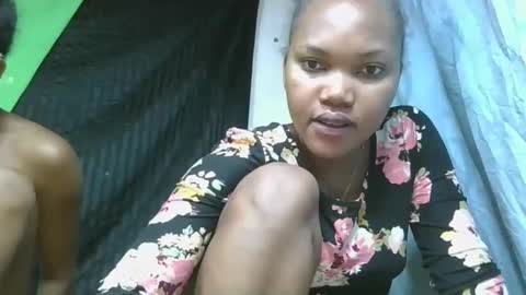 Snapshot of chololatblonde chatting on February 17, 6:32 am chololatblonde online show from February 17, 6:32 am