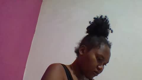 Snapshot of chololatblonde chatting on February 27, 10:26 am chololatblonde online show from February 27, 10:26 am