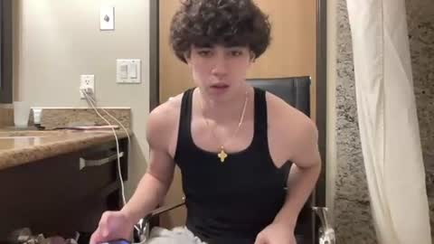 chris_baker1 online show from March 17, 4:50 am