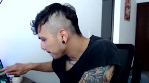 Im back here lets play hard online show from December 13, 7:53 pm