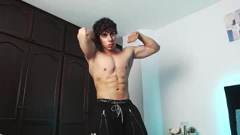 Snapshot of chris_evans27 chatting on February 14, 12:07 am Chris Evans online show from February 14, 12:07 am