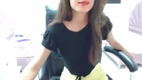 Snapshot of chris_gil785 chatting on March 8, 4:01 am Christal Gil online show from March 8, 4:01 am