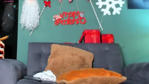 Snapshot of chris_macgregoor chatting on December 14, 2:01 am Chriz online show from December 14, 2:01 am