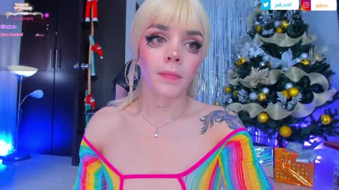 Snapshot of chris_parker01 chatting on December 14, 3:47 pm juli Instagram july rv17 - Twitter juli rv17 online show from December 14, 3:47 pm