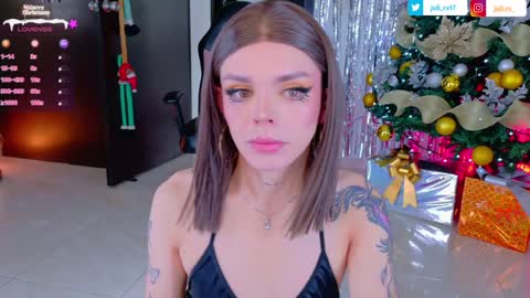 Snapshot of chris_parker01 chatting on December 22, 12:38 pm juli Instagram july rv17 - Twitter juli rv17 online show from December 22, 12:38 pm