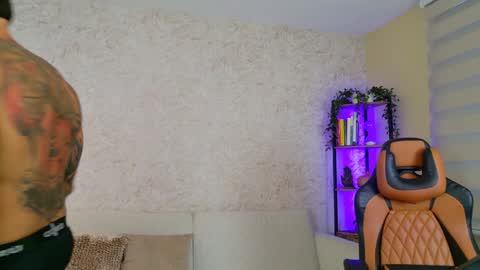 chris reilly online show from January 27, 11:11 pm